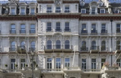 12 Person Managed Office with Meeting Room in London | 955 sq ft