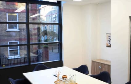 18 Person Managed Office in Shoreditch | 748 Sq. Ft.