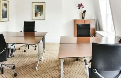 12 Person Private Office in London | 625 Sq. Ft.