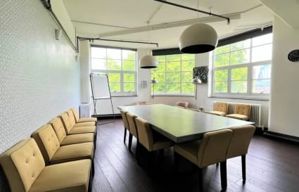 12 Person Private Office in London | 517 sqft