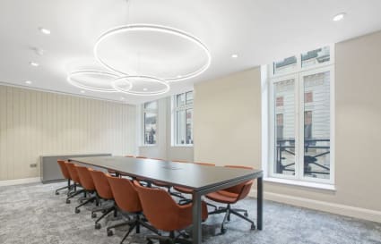 39 Person Managed Office in London | 3,798 sq ft