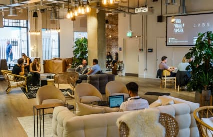 50 Person External Private Office with 4 Meeting Rooms, 2 Phone Booths in London | 2,921 sq ft