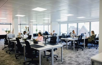 External Private Office for up to 10 People | 305 Sq. Ft.