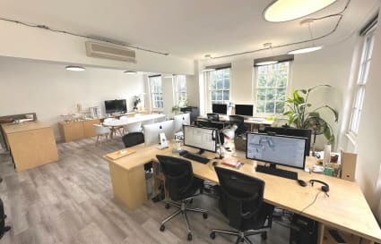 13 Person Managed Office in London | 770 Sq. Ft.