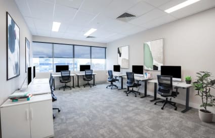Suite 002 - 86 sqm | Internal Private Office for up to 22 People 