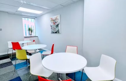 External Private Office for up to 14 desks in London | 347 Sq. Ft.