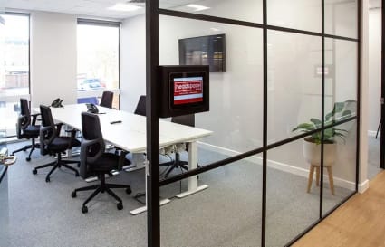 6 Person Private Office in Southampton | 231 Sq. Ft.
