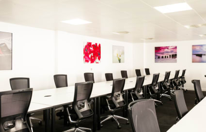 14 Person External Private Office | 465 sqft