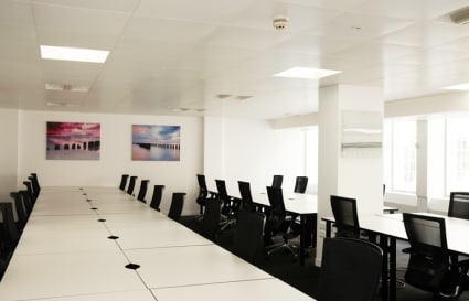 14 Person External Private Office | 465 sqft