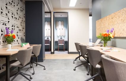55 Person External Private Office with 3 Meeting Rooms | 1,913 Sq. Ft.
