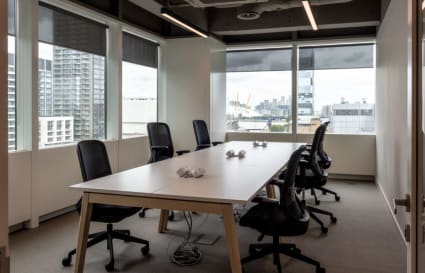 8 Person Private Office in Canary Wharf with Double Aspect