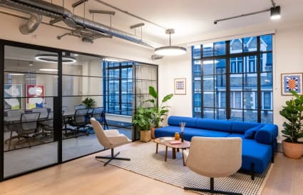 30 Person Managed Office in London with 2 Meeting Rooms  | 2,754 sq ft