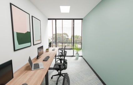 Suite 14 - 12 sqm | 3 Person Window/External Office Suite    