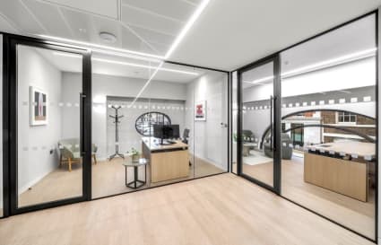 10 Person Managed Office in London | 1,626 sq ft