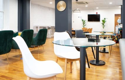 External Private Office for up to 17 people | 633 sqft