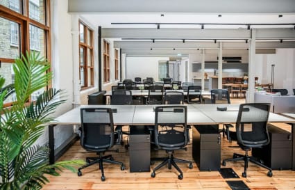 40 Person Managed Office in London | 2,595 Sq. Ft.
