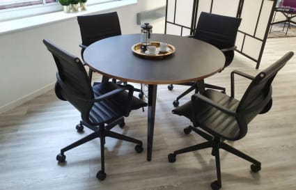 Meeting Room / Breakout area for 4-6 persons