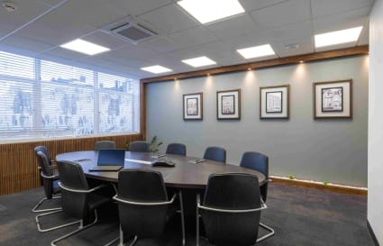 11 Person External Private Office in London | 450 sq ft