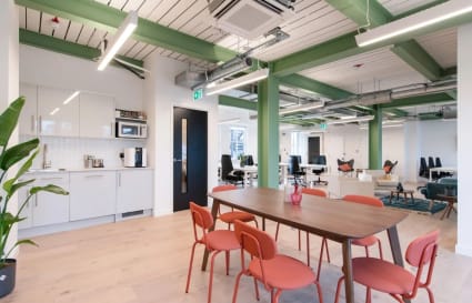 26 Person Private Office in London | 1,100 Sq. Ft.