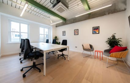 26 Person Private Office in London | 1,100 Sq. Ft.
