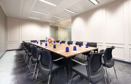 Internal Private Office for up to 6 People | 193 Sq. Ft.
