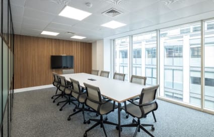 12 Person Managed Office in London | 819 sqft