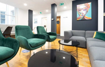 25 Person Private Office in Victoria | 1,116 sq ft