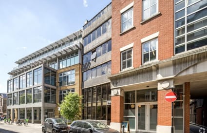Modern, Fully-Serviced 10-Person Office - Just 300m from Farringdon Station.