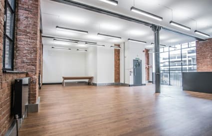 27 Person Managed Office in London | 2,140 sq ft
