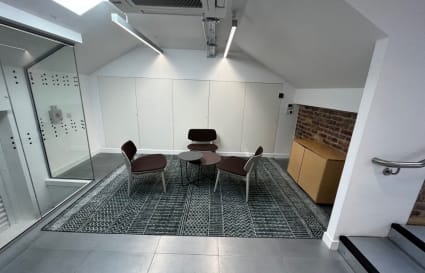 16 Person Private Office in London | 1,021 Sq. Ft.