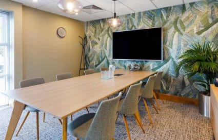 9 Person Private Office in Poole