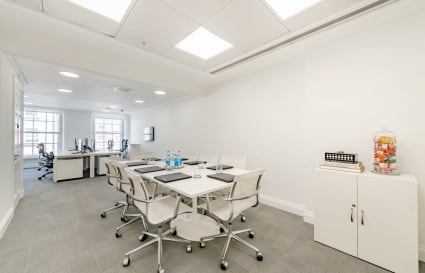 Private Offices in Mayfair - All Inclusive Rent - 587 sq.ft