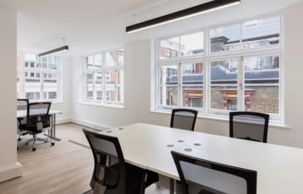 14 Person Private Office in London | 480 Sq. Ft.