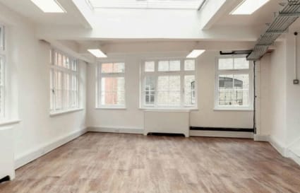 25 Person Managed Office in London with 1 Meeting Room | 1,938 Sq. Ft.