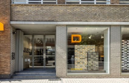 25 Person Managed Office in London with 1 Meeting Room | 1,938 Sq. Ft.