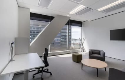 4 Person External Private Office