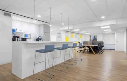 Private Office for up to 6 Desks