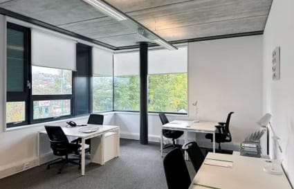 4 Person External Private Office