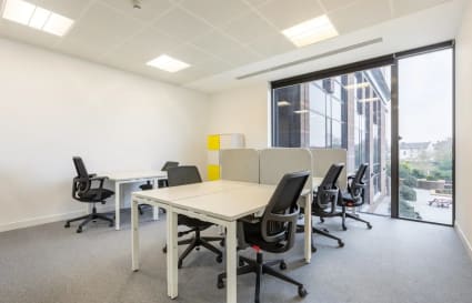 7 Person External Private Office