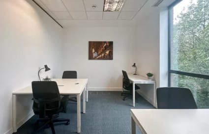 7 Person External Private Office