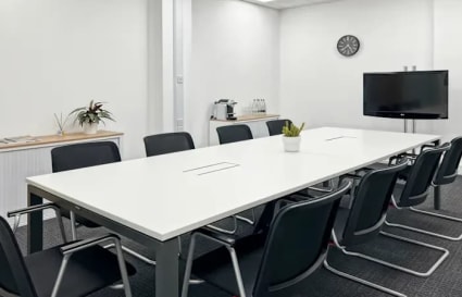 4 Person External Private Office
