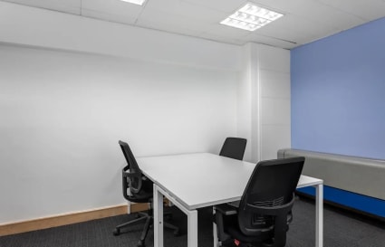 4 Person External Private Office
