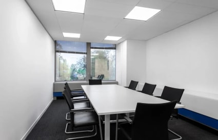 7 Person External Private Office