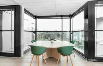 4 Person External Private Office