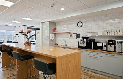 7 Person External Private Office