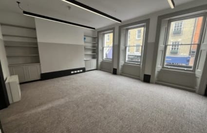 8 Person Managed Office in London | 309 sq ft