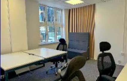 26 Person Private Office in London | 2,100 sq ft