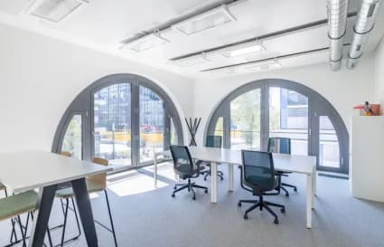 4 Person External Private Office