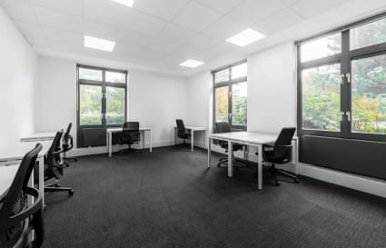 7 Person External Private Office