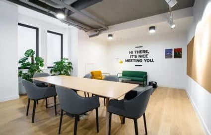Private Office for up to 6 Desks